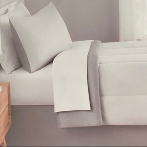 2 Twin Bedskirts Grey